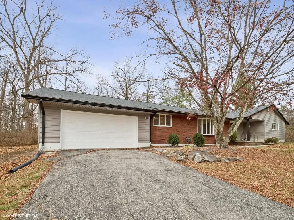 8 Jonathan Lane Poughkeepsie NY 12603