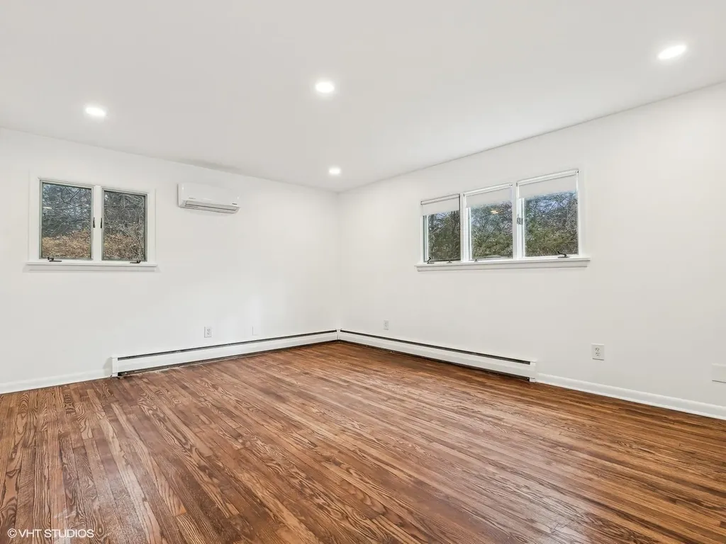 8 Jonathan Lane Poughkeepsie NY 12603