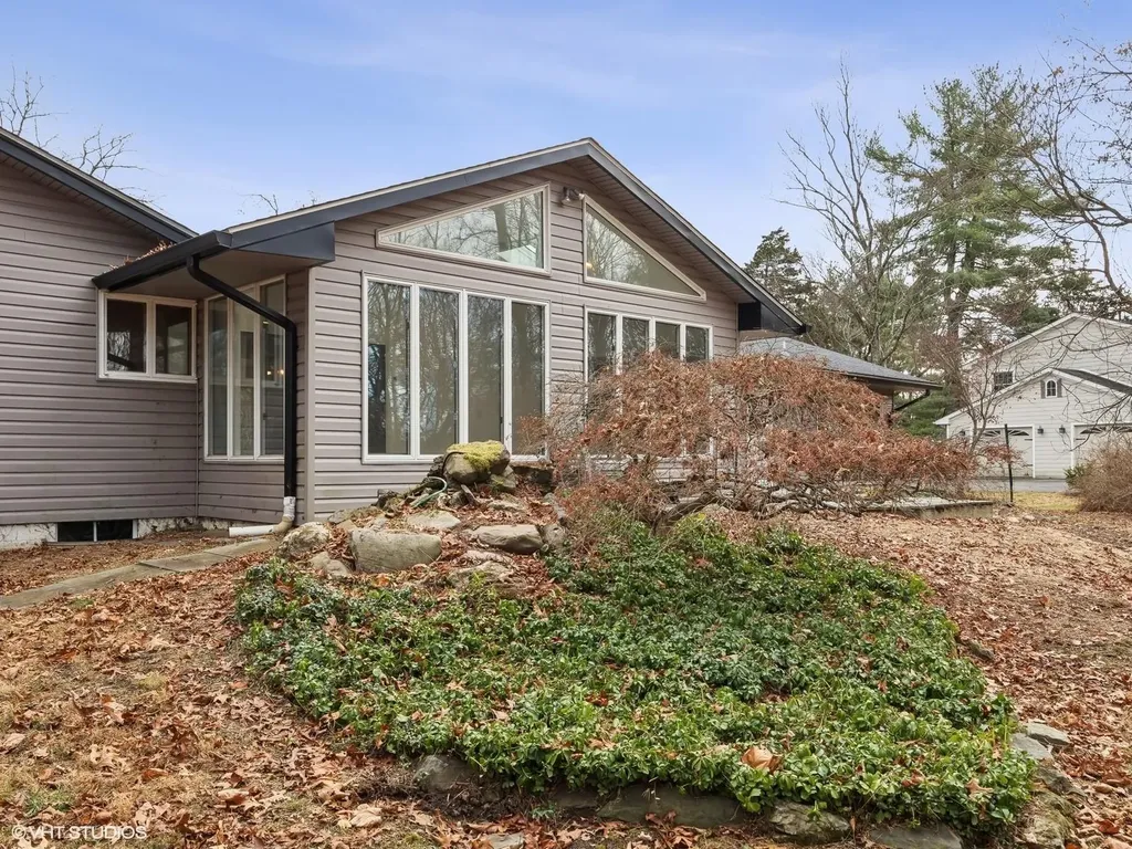 8 Jonathan Lane Poughkeepsie NY 12603