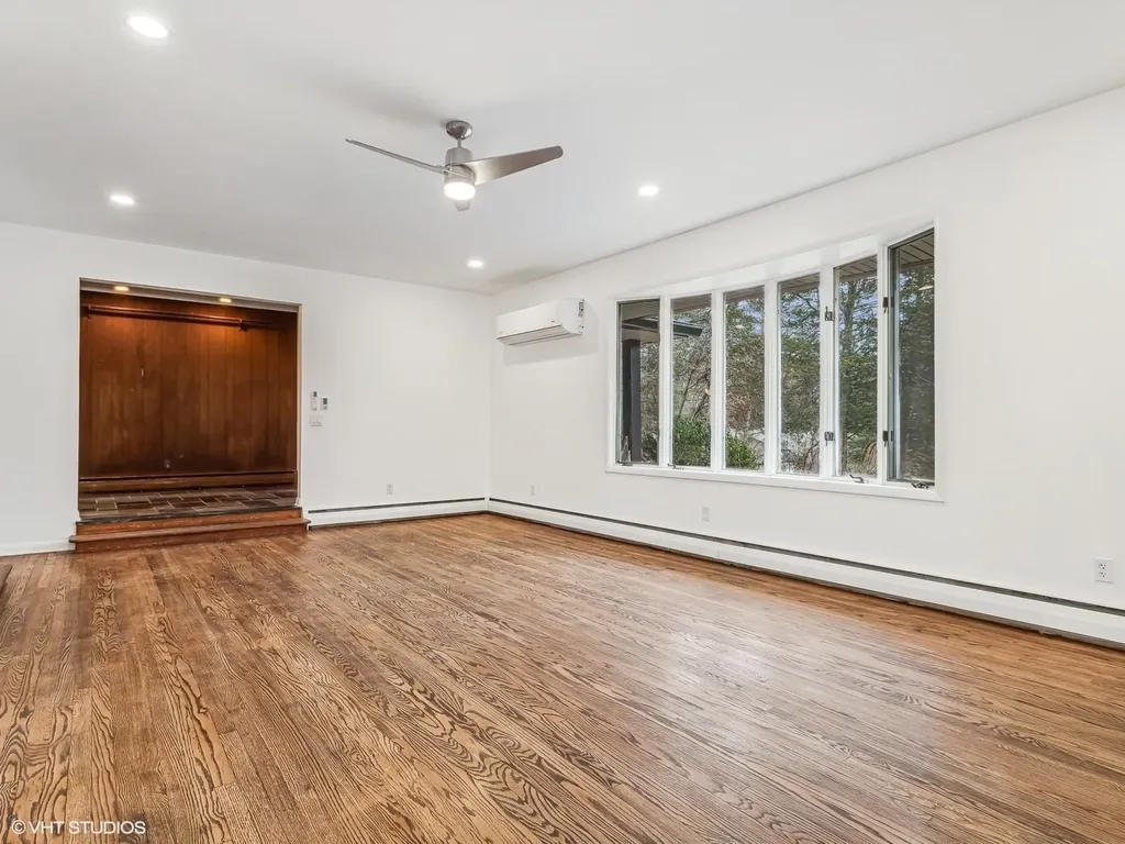 8 Jonathan Lane Poughkeepsie NY 12603