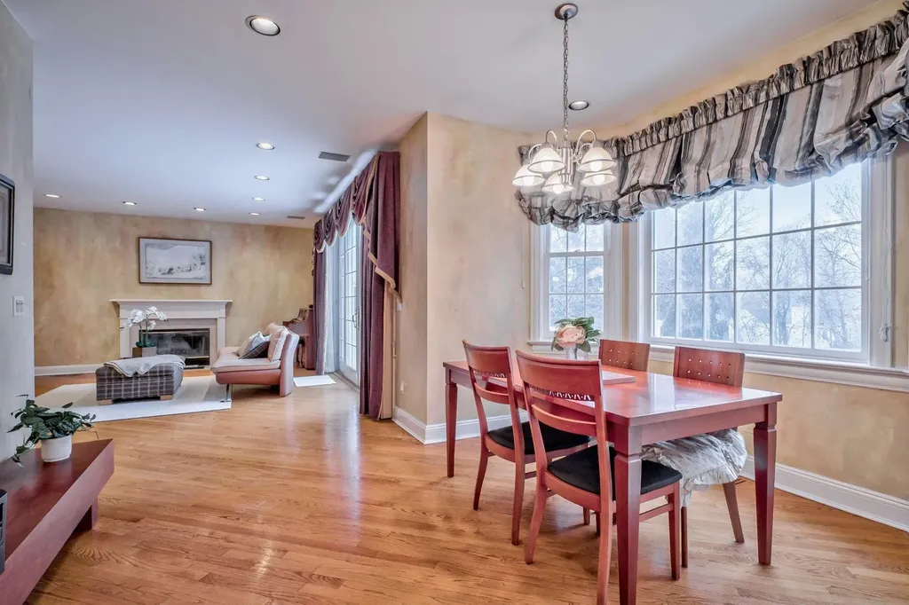 8 Meadow Lane Manhasset NY 11030