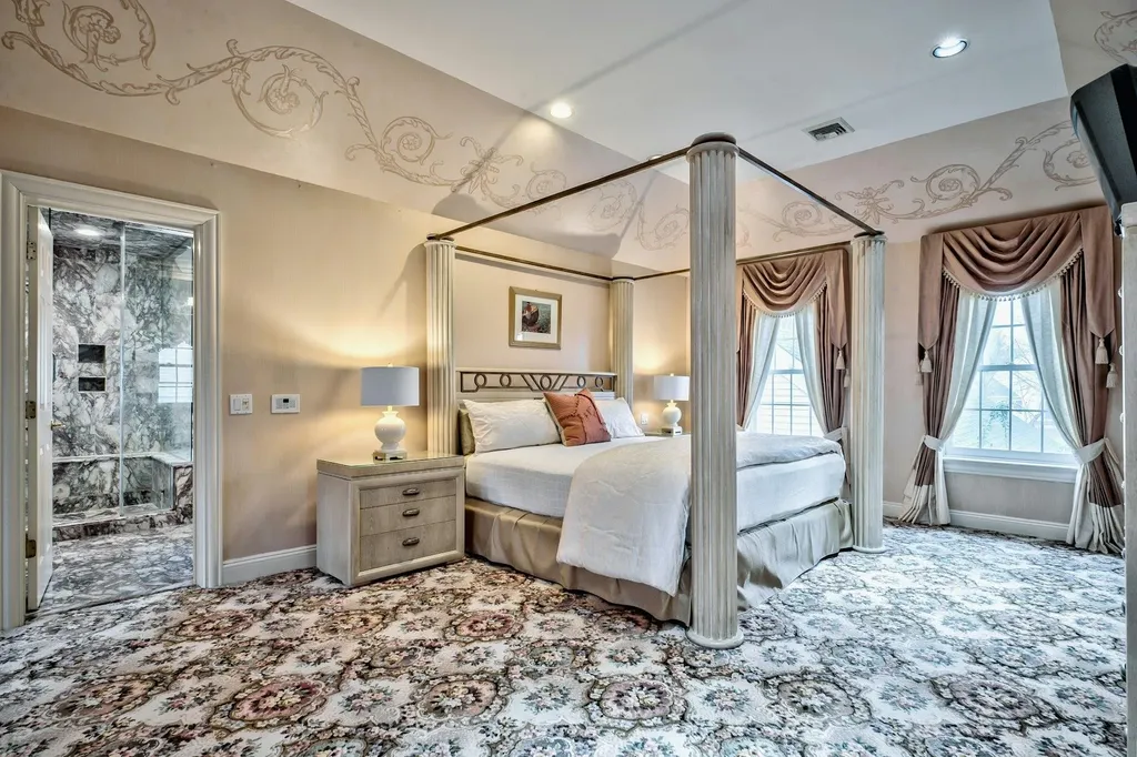 8 Meadow Lane Manhasset NY 11030