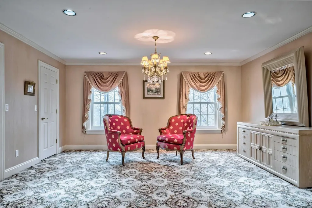 8 Meadow Lane Manhasset NY 11030