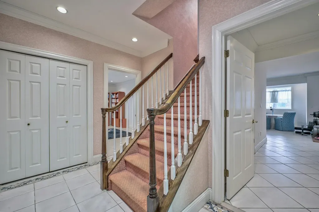 8 Meadow Lane Manhasset NY 11030