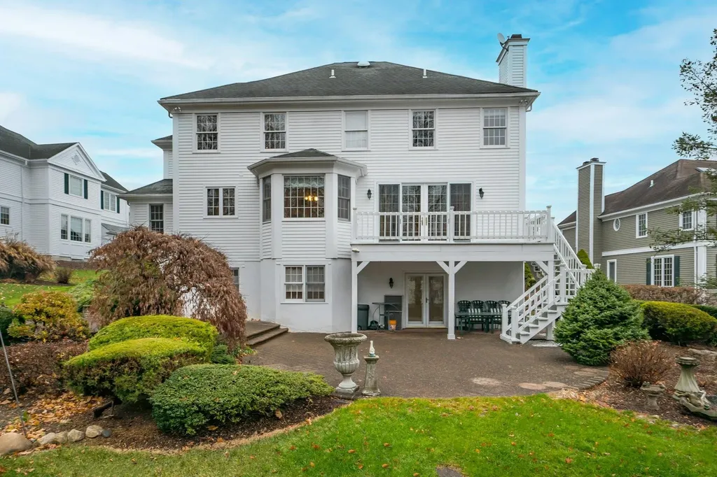 8 Meadow Lane Manhasset NY 11030