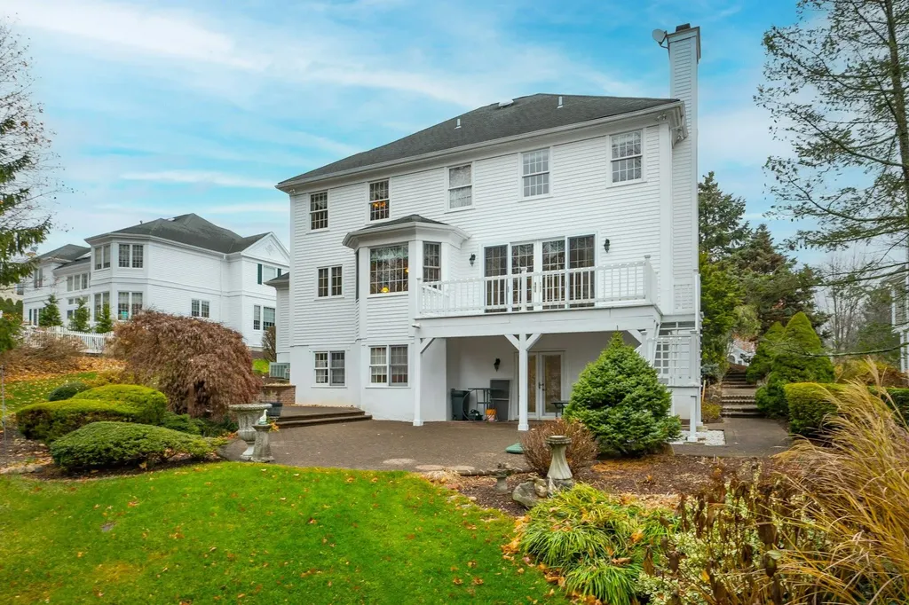 8 Meadow Lane Manhasset NY 11030