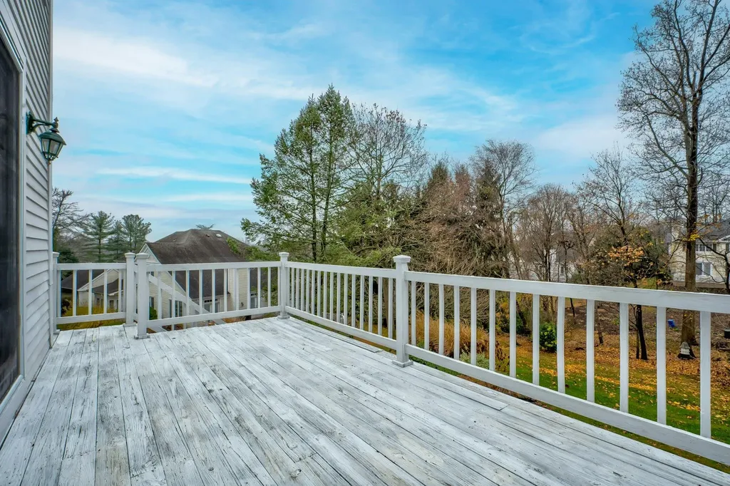 8 Meadow Lane Manhasset NY 11030