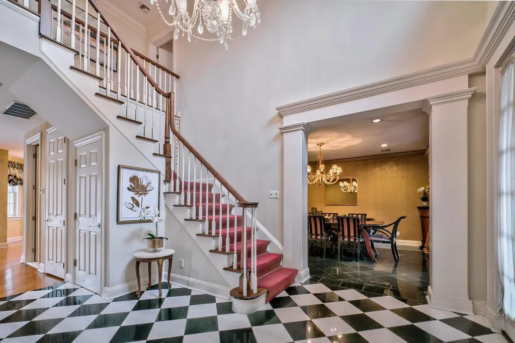 8 Meadow Lane Manhasset NY 11030