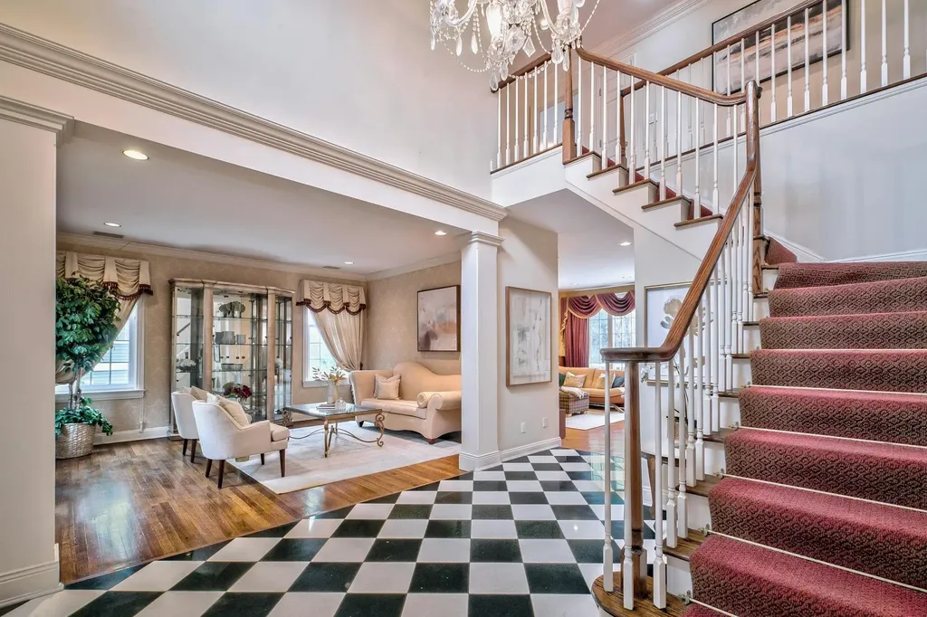 8 Meadow Lane Manhasset NY 11030