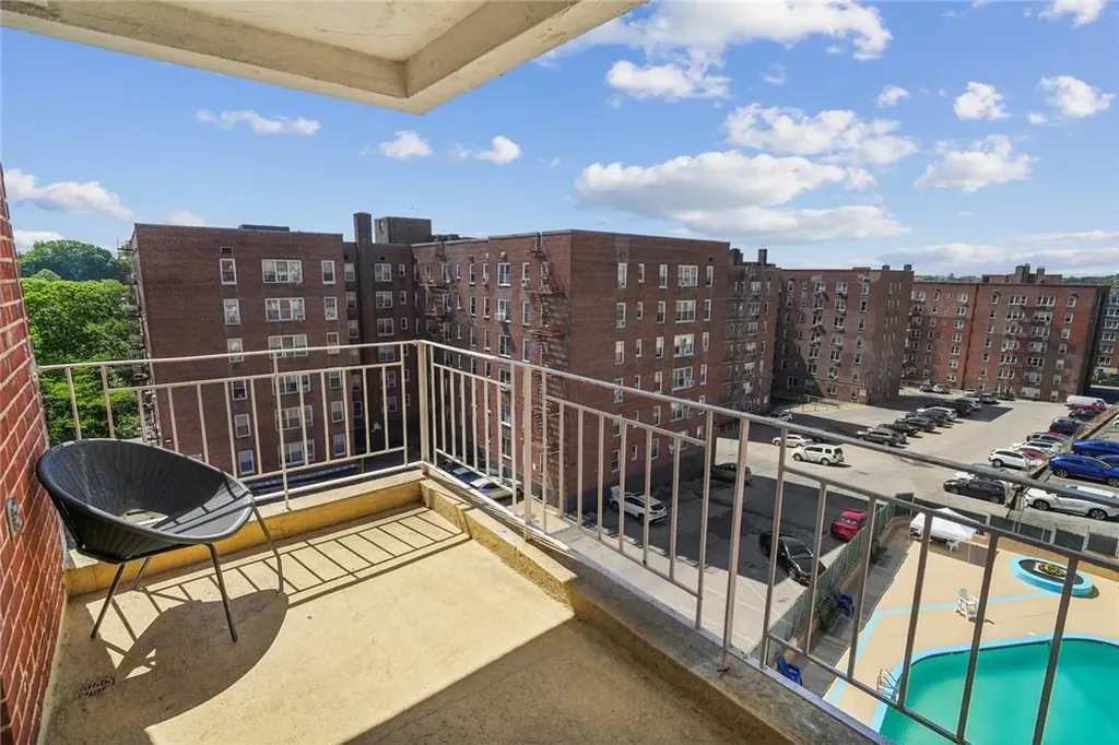 52 Yonkers Terrace Yonkers NY 10704