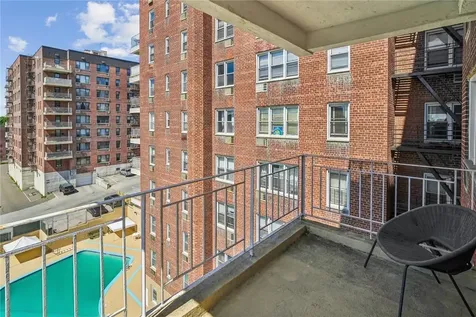 52 Yonkers Terrace Yonkers NY 10704