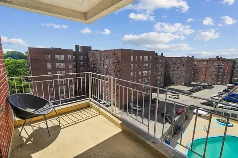 52 Yonkers Terrace Yonkers NY 10704