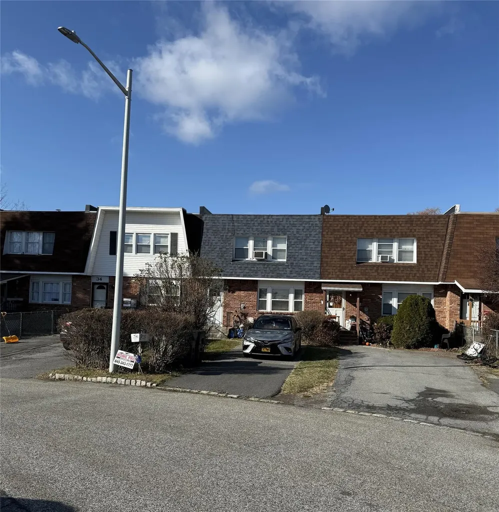 32 Whitman Court Middletown NY 10941