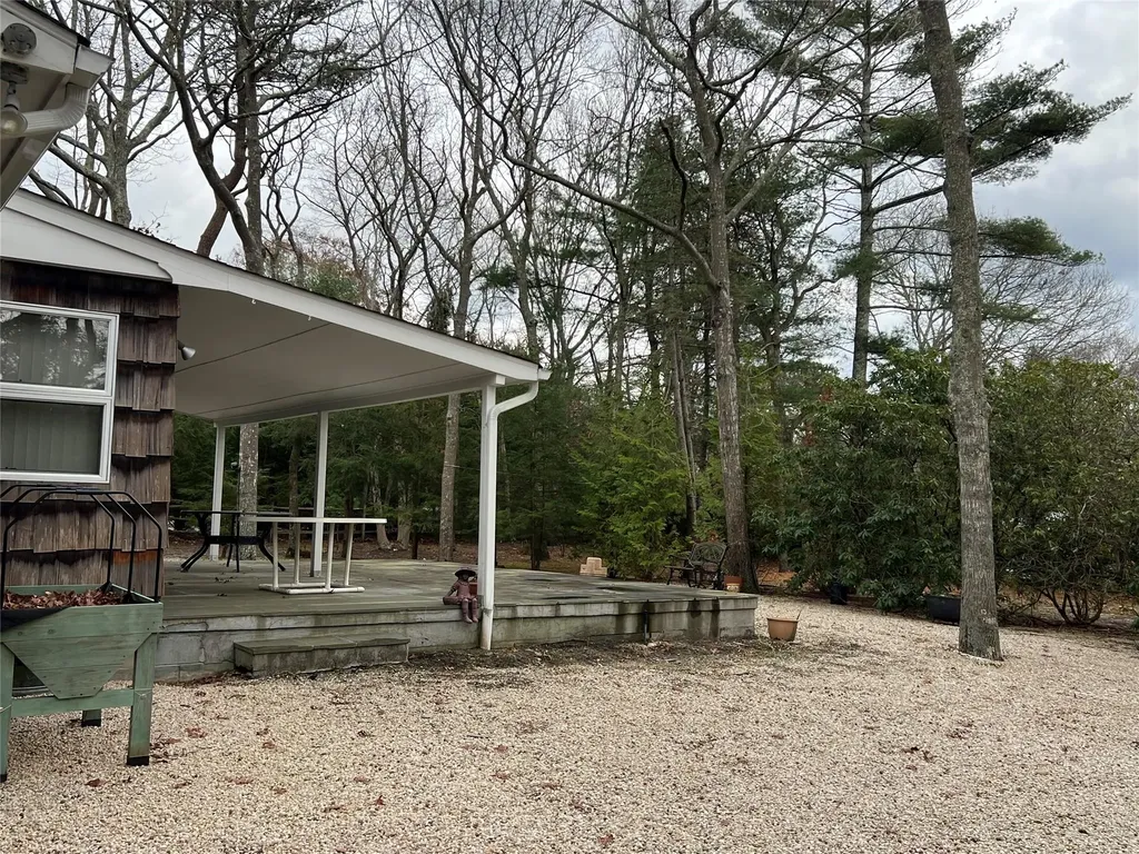 7 Oakwood Road Hampton Bays NY 11946