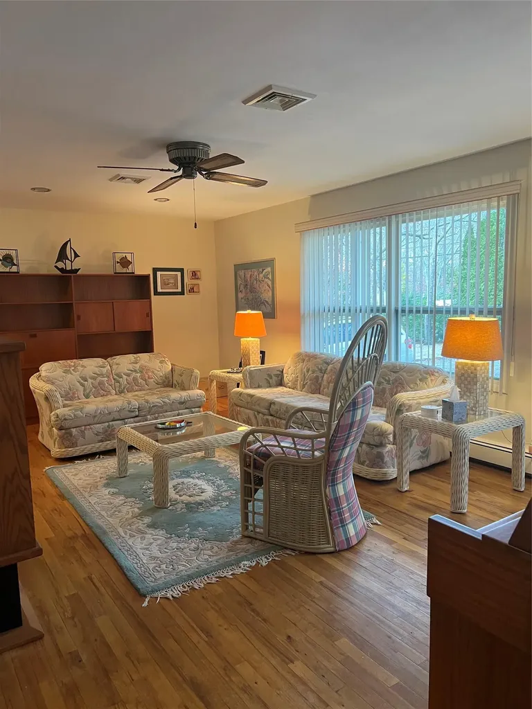7 Oakwood Road Hampton Bays NY 11946