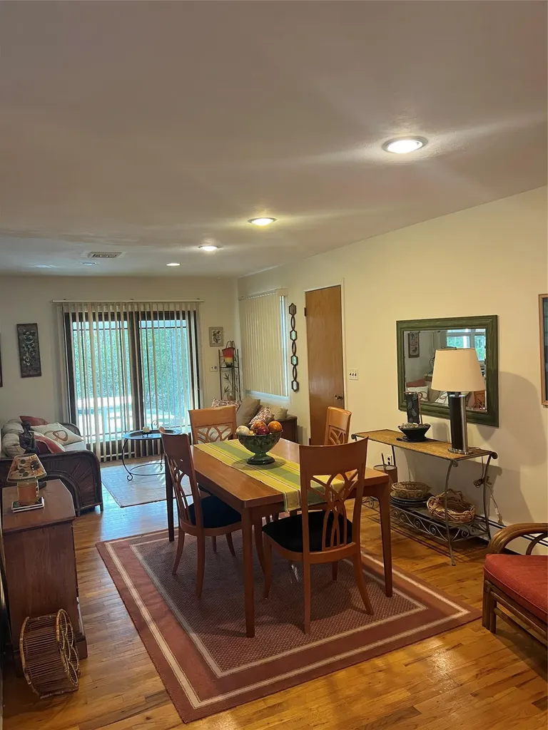 7 Oakwood Road Hampton Bays NY 11946