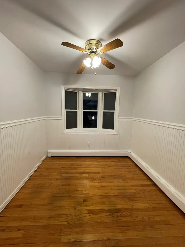 549 N Monroe Avenue Lindenhurst NY 11757