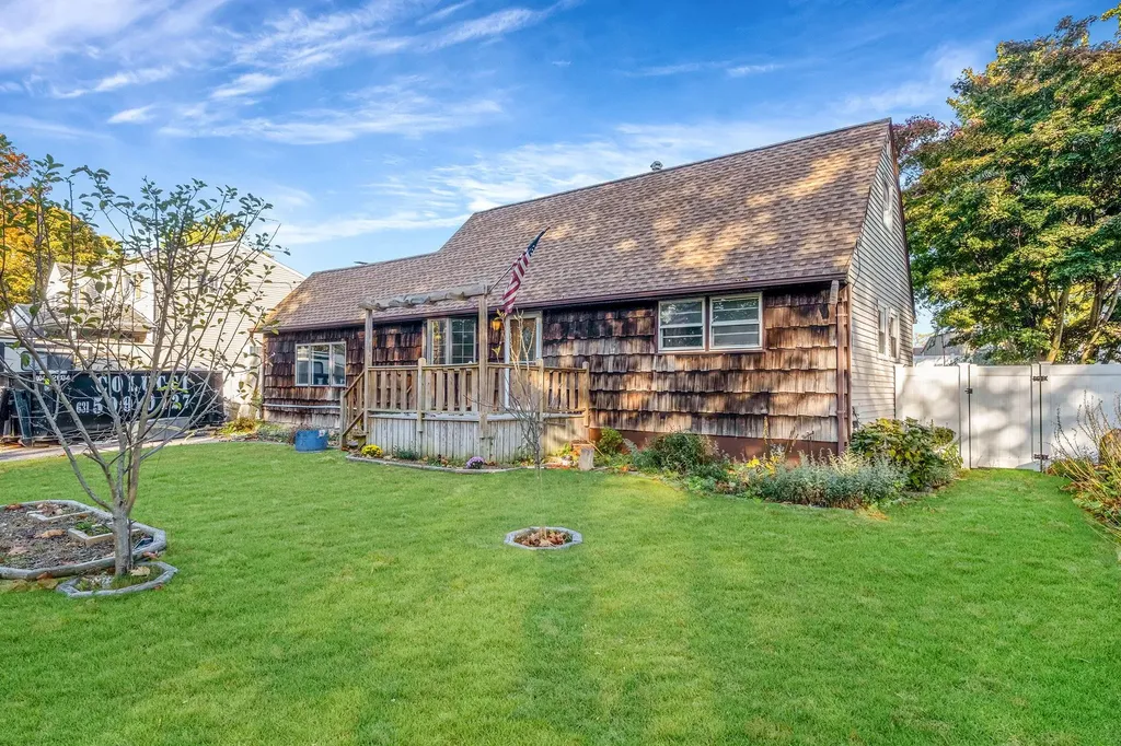 7 Laurie Boulevard Centereach NY 11720