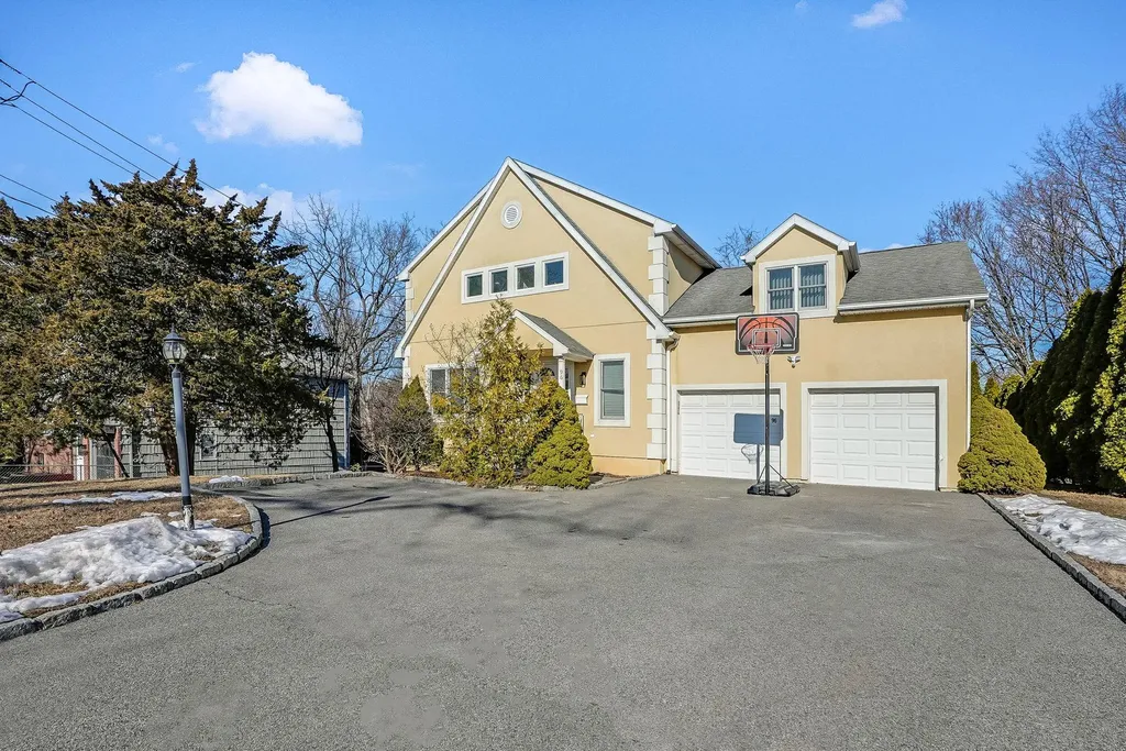 96 Weaver Street Larchmont NY 10538