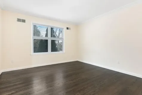 96 Weaver Street Larchmont NY 10538