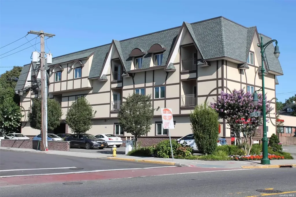 289 Post Westbury NY 11590