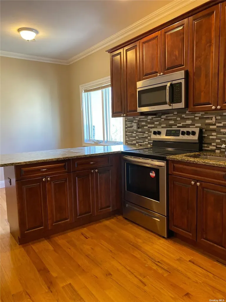 289 Post Westbury NY 11590