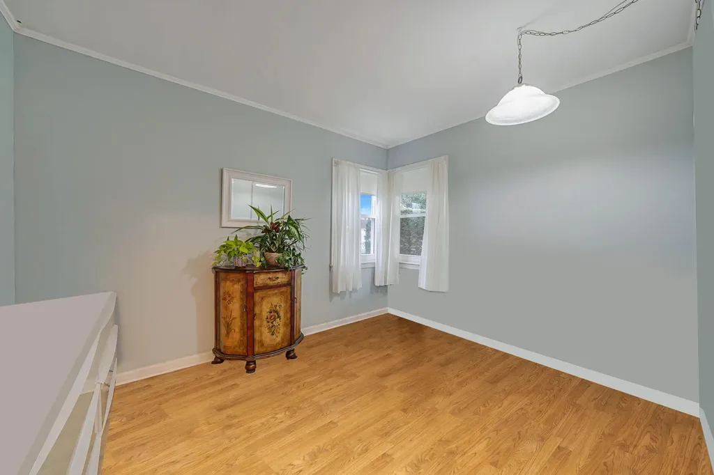 1090 Oakneck Road Bay Shore NY 11706