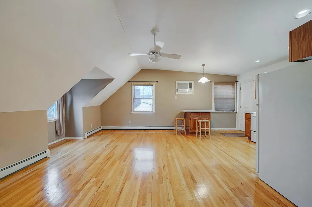 1090 Oakneck Road Bay Shore NY 11706