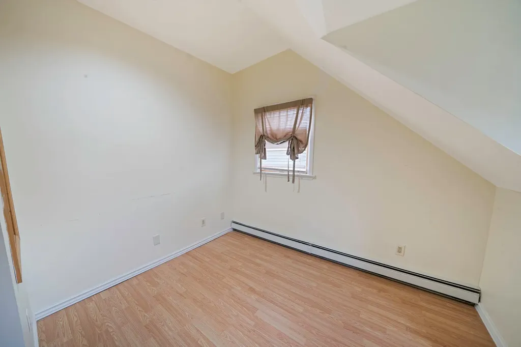 1090 Oakneck Road Bay Shore NY 11706