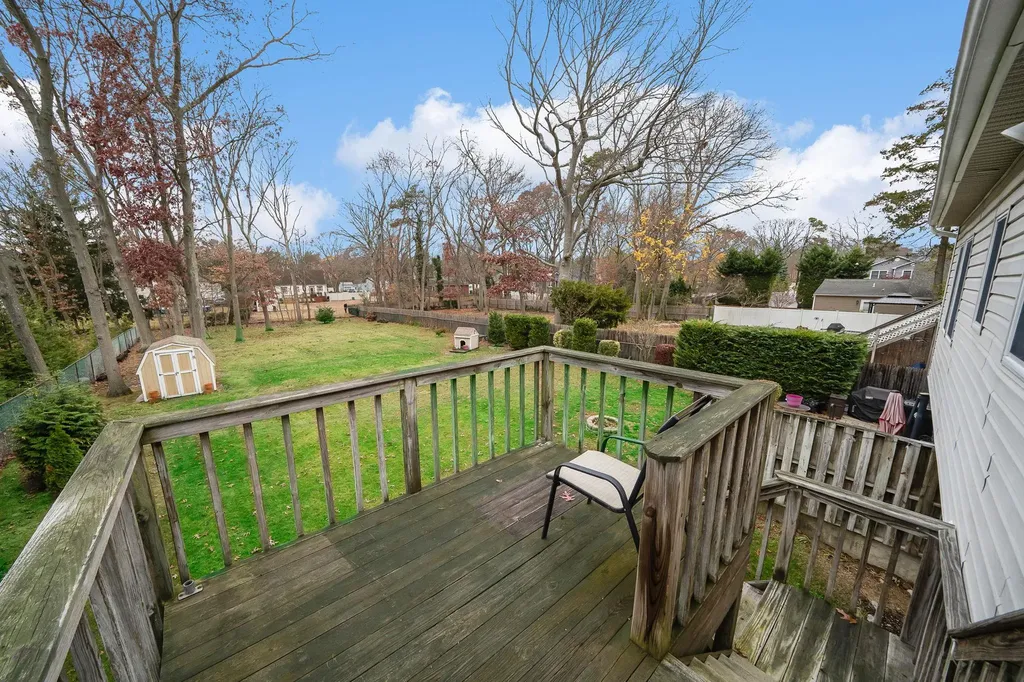 1090 Oakneck Road Bay Shore NY 11706