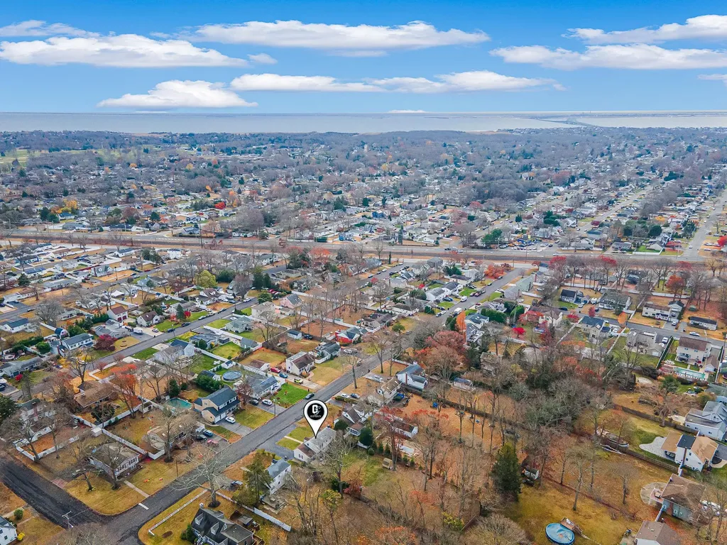 1090 Oakneck Road Bay Shore NY 11706