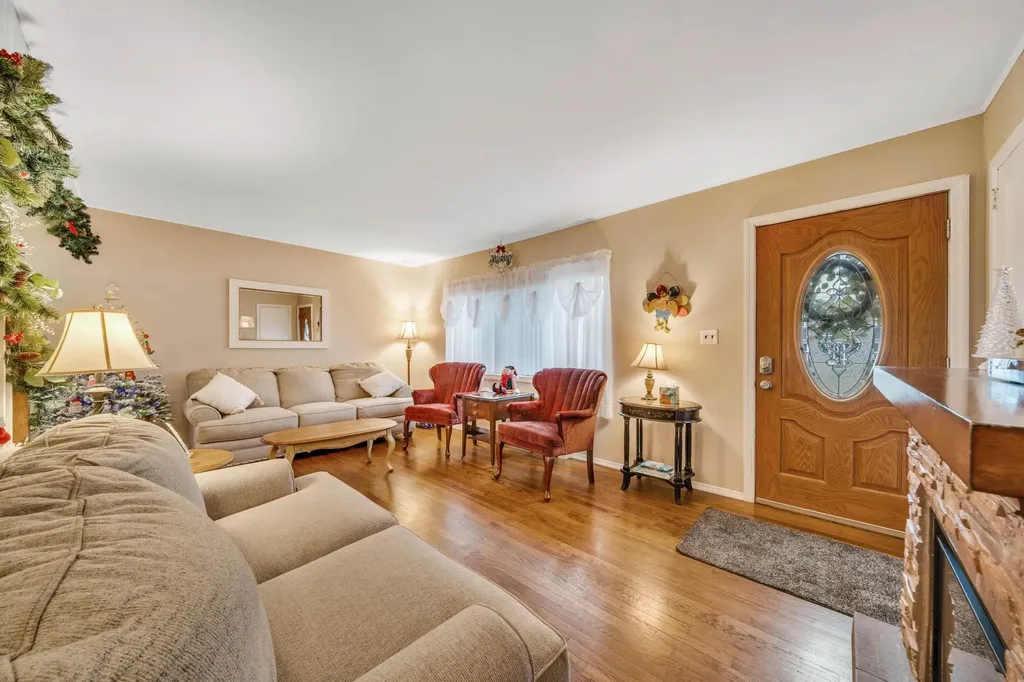 1090 Oakneck Road Bay Shore NY 11706