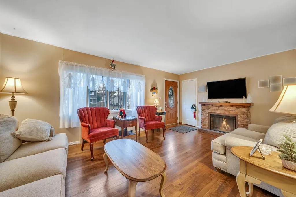 1090 Oakneck Road Bay Shore NY 11706
