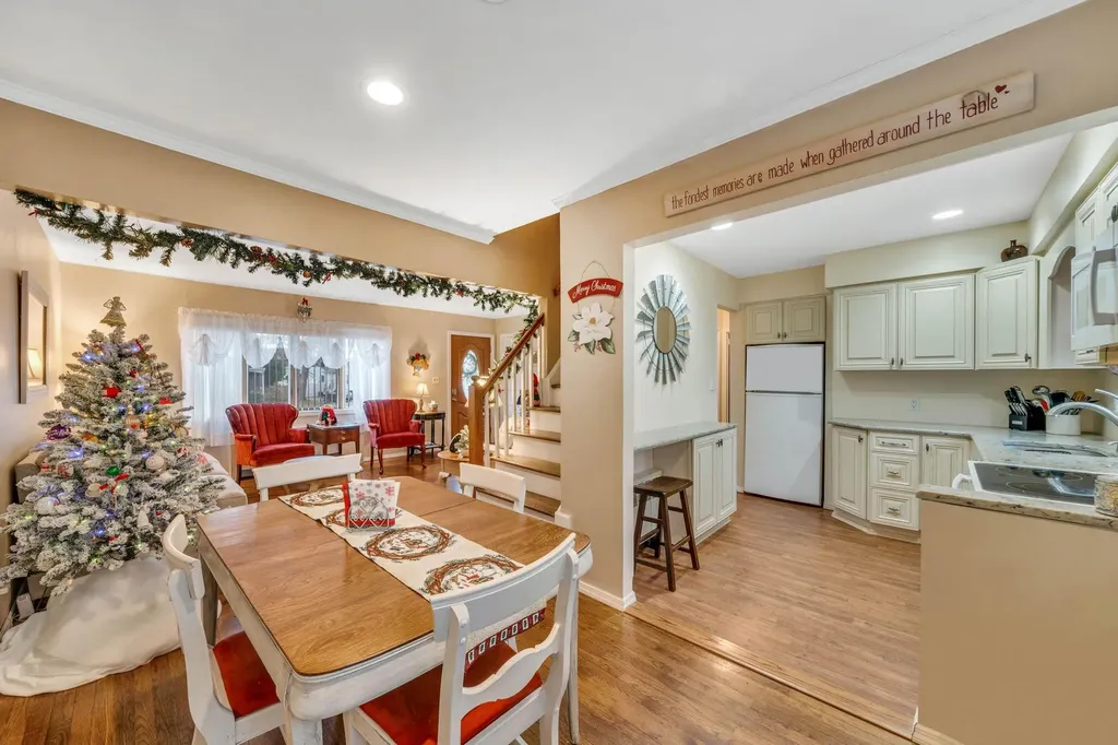 1090 Oakneck Road Bay Shore NY 11706