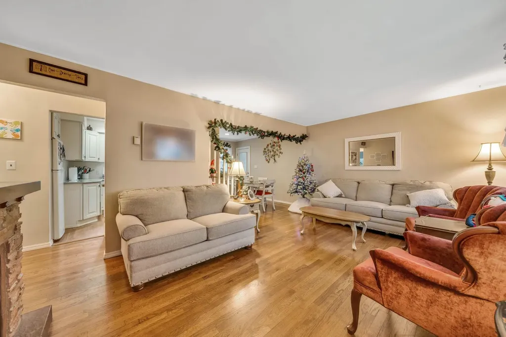 1090 Oakneck Road Bay Shore NY 11706