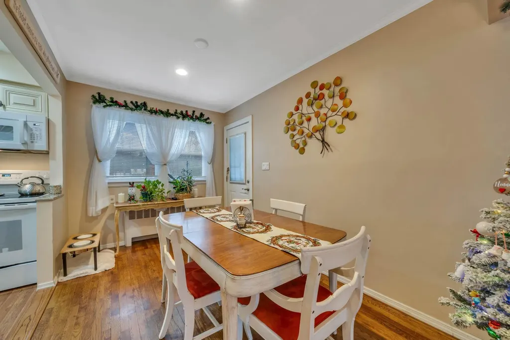 1090 Oakneck Road Bay Shore NY 11706