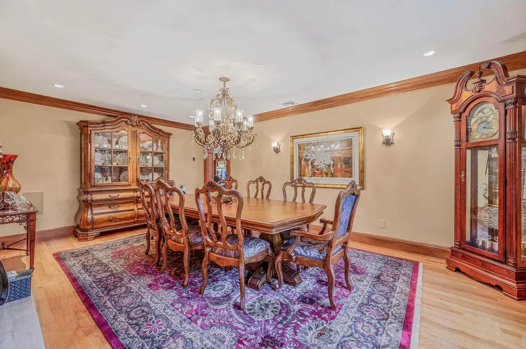 519 Richland Boulevard Brightwaters NY 11718