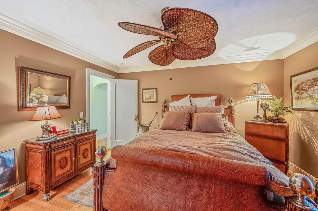 519 Richland Boulevard Brightwaters NY 11718