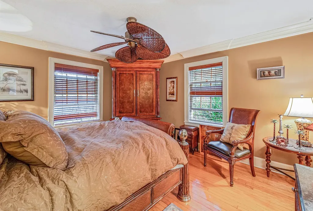 519 Richland Boulevard Brightwaters NY 11718