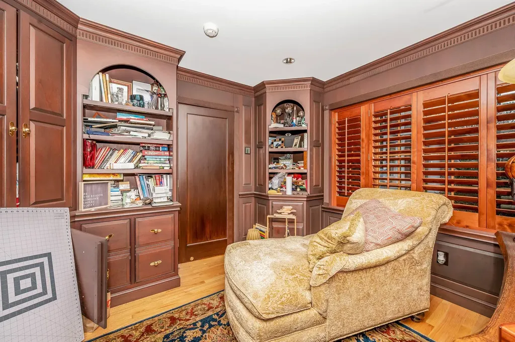 519 Richland Boulevard Brightwaters NY 11718