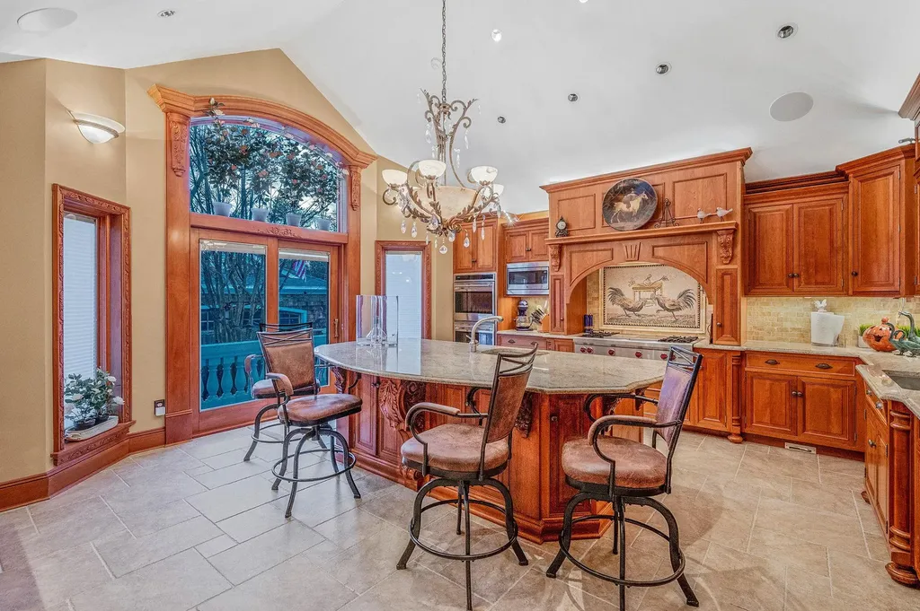 519 Richland Boulevard Brightwaters NY 11718