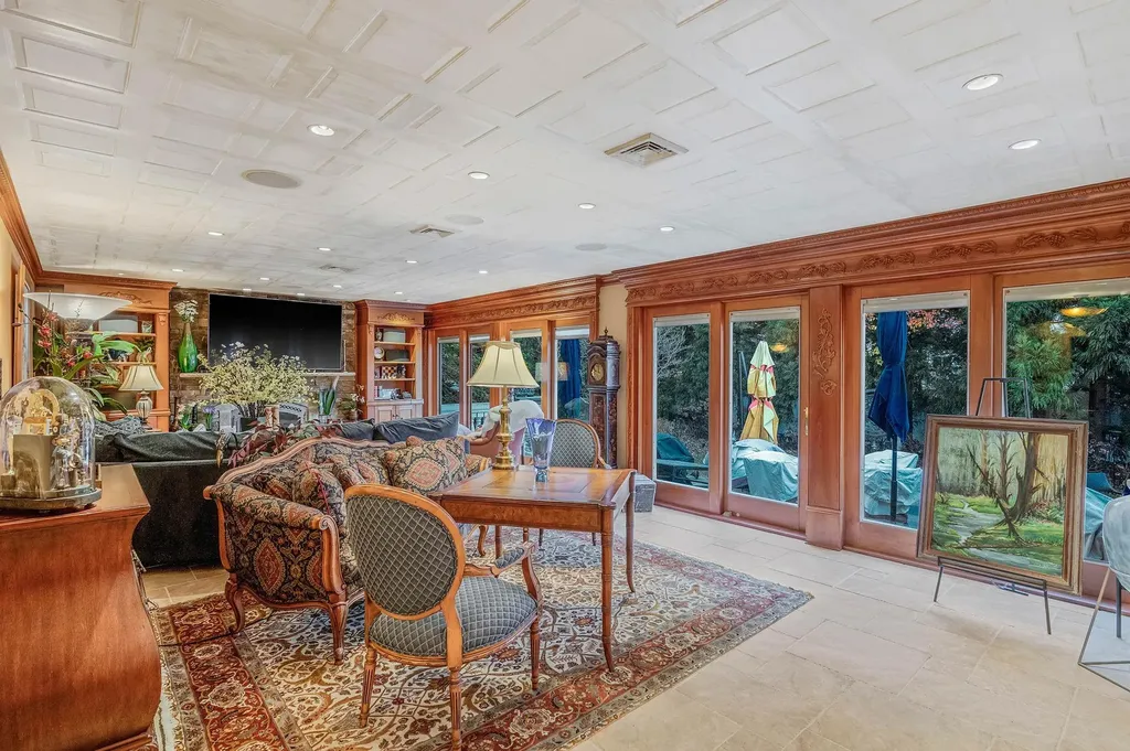 519 Richland Boulevard Brightwaters NY 11718