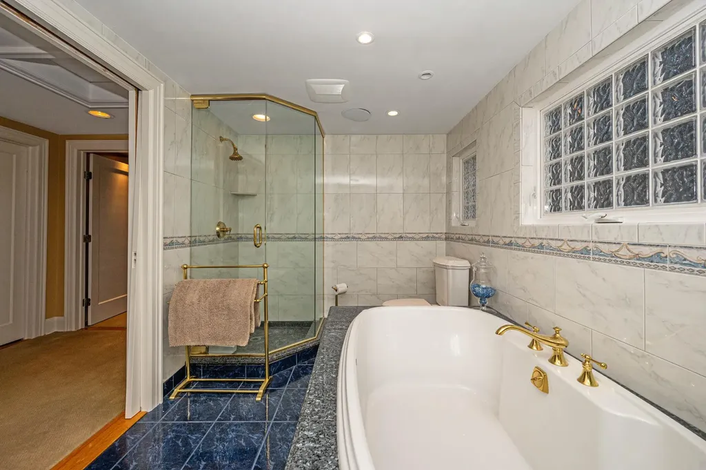 519 Richland Boulevard Brightwaters NY 11718