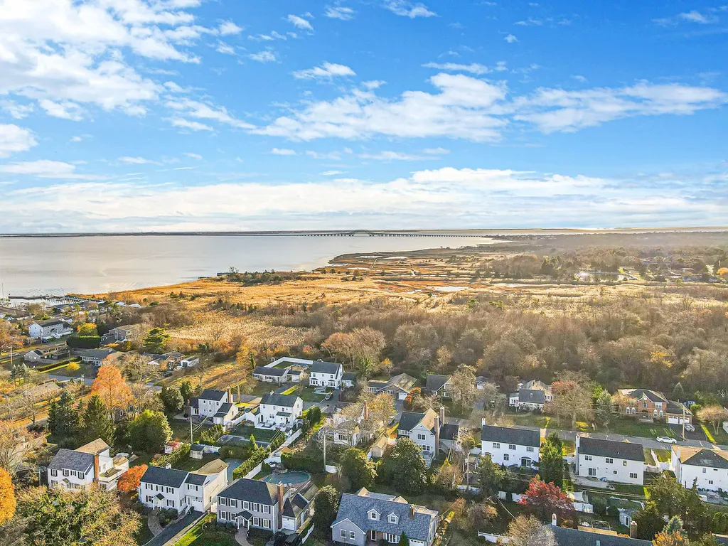 519 Richland Boulevard Brightwaters NY 11718