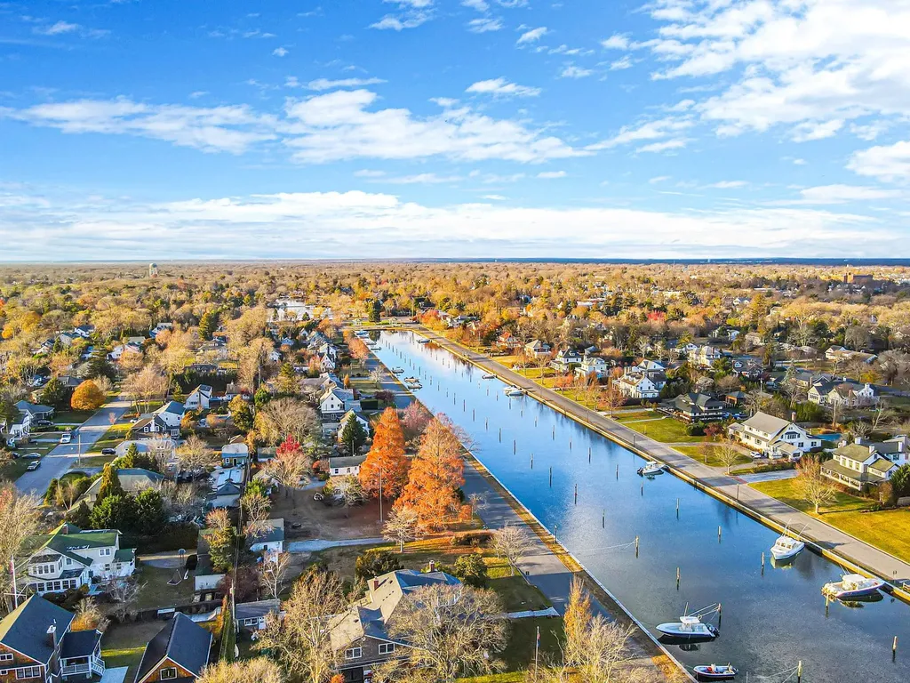 519 Richland Boulevard Brightwaters NY 11718
