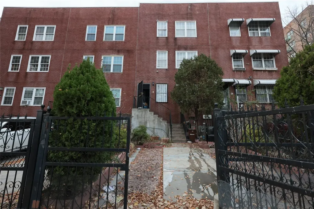 2171 Davidson Avenue Bronx NY 10453