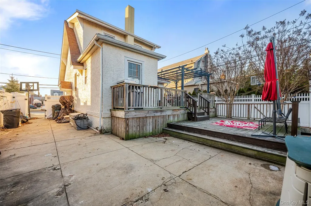208 Franklin Boulevard Long Beach NY 11561