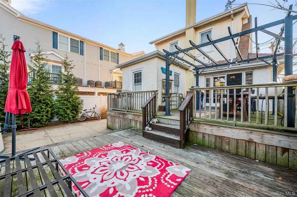 208 Franklin Boulevard Long Beach NY 11561