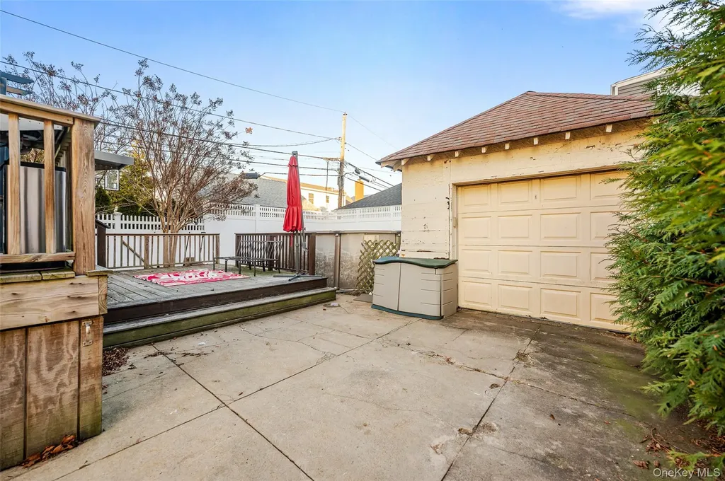 208 Franklin Boulevard Long Beach NY 11561