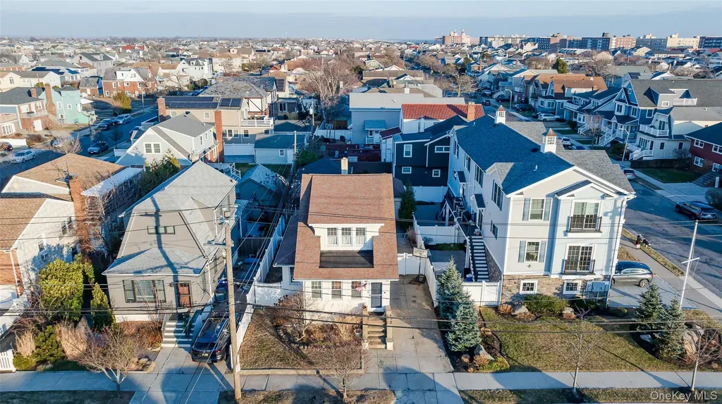 208 Franklin Boulevard Long Beach NY 11561